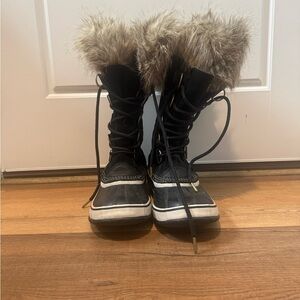 Sorel Women’s Black Winter Lace-Up Fur-Trim Boots